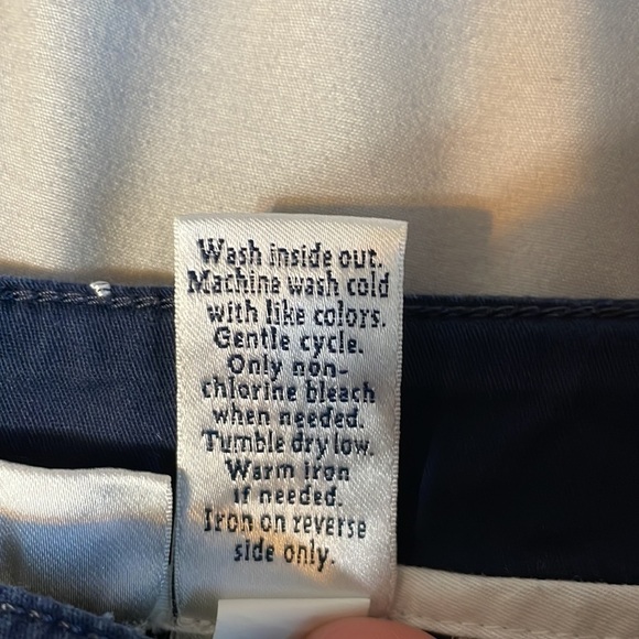 Croft & Borrow size 4 stretch skort, navy with white embroidered stars - Picture 4 of 7